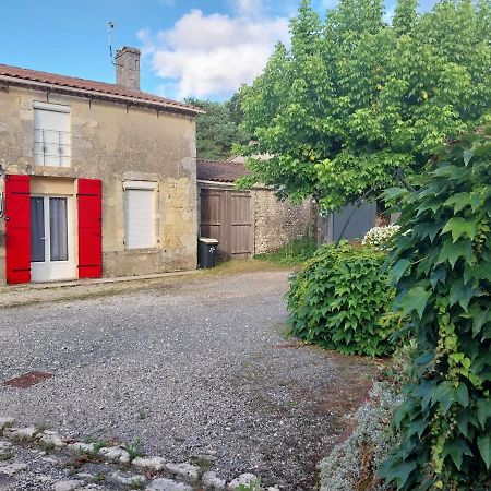 Gite Chez Lea Saint-Seurin-de-Cadourne Zewnętrze zdjęcie